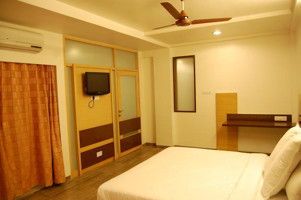 Hotel Bhagyalaxmi Shirdi Εξωτερικό φωτογραφία